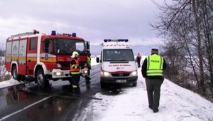 Slovensko pod snehom. Havarovala matka (34) s deťmi (5, 7)