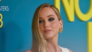 Jennifer Lawrence odkazuje hejterom, že na plastike nebola: Aký je teda dôvod jej zmeny výzoru?