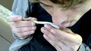 Polícia chytila dílera (15), marihuanu prevážal v kufri