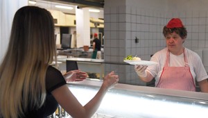 Slovákom prepadli peniaze na stravovacích kartách. Nevedeli, že firma končí