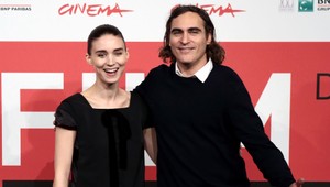 Snúbenci Joaquin Phoenix a Rooney Mara si k sebe zo začiatku nevedeli nájsť cestu! Čo to zmenilo?