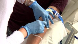 Darcov krvi je v letných mesiacoch menej: Aký je rozostup medzi vakcínou a darovaním krvi?