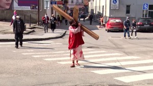 Krížová cesta bez divákov: Tradícia, ktorú v Prešove obdivovali tisícky ľudí, bude celkom iná