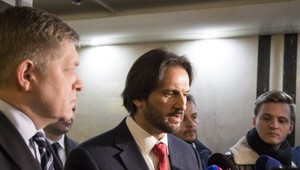 Vláda vyhlásila odmenu milión eur za informácie vedúce k chyteniu páchateľa vraždy Jána Kuciaka a jeho partnerky