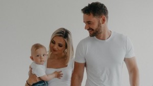 Dušan Ambróš ukázal ďalšie snímky z rodinného fotenia: Jonáško je hotový model!