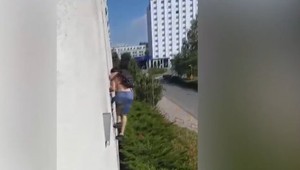 Utiekli z karantény, chceli sa dostať na Slovensko