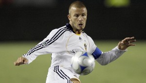 Beckham chce s Katarčanmi kúpiť Manchester United