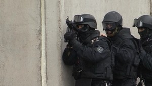 Rukojemnícka dráma v Pezinku! Muž (51) držal v dome malé deti