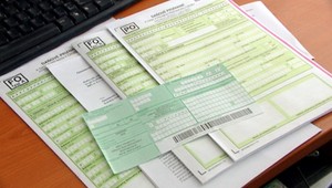 Máte posledné hodiny na podanie daňové priznania, dá sa to aj z auta