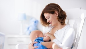 Pri prepustení z pôrodnice je dojčených viac než 81 % novorodencov, 53 % z nich je dojčených ešte vo veku 6 mesiacov