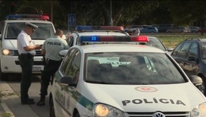 Dve zrazené deti, unikajúci zlodej a vystrašený vodič. Nehoda v Petržalke mohla skončiť tragédiou