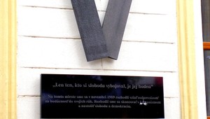 Na pád komunizmu spomínalo v Bratislave šesť hláv štátov