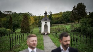 Heger navštívil pomník v Ladomirovej. Hrozí vyhostenie ruského veľvyslanca?