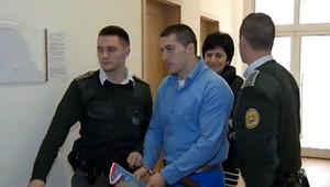 Zo samovraždy vražda. Roman (25) mal zabiť otca