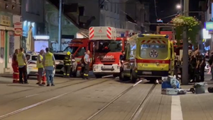 Nočná dráma na Obchodnej ulici: Muž sa snažil skočiť z budovy