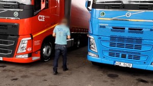 Taxikára pod vplyvom pervitínu prezradila podozrivá jazda. Kým ho zobrali policajti, stihol odviezť zákazníka