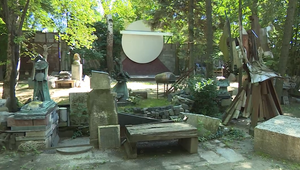 Kým spali, zmizli im vzácne sochy: Známeho umelca vykradli