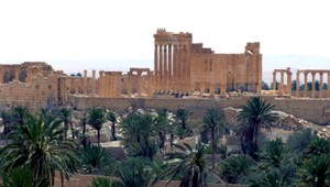 Sýrska armáda podniká nálety na Islamský štát v Palmýre