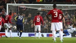 Škrtelov trpký návrat do Anglicka. Jeho Fenerbahce zničil super gólom aj Pogba!