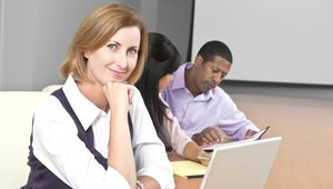 Švédi očipovali zamestnancov, chcú predbehnúť Google aj Facebook