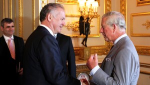 Kiska vo Veľkej Británii: Stretol sa s princom Charlesom