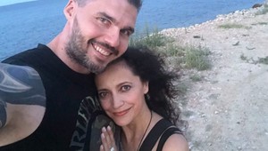 Bílá dovolenkuje so staronovým priateľom pri mori. Nie sú SAMI