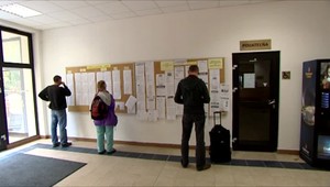 Čísla nezamestnanosti už nelámu rekordy. Opäť stúpla