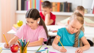 Systém povinnej školskej dochádzky funguje už vyše 150 rokov. Má svoje miesto aj v 21. storočí?