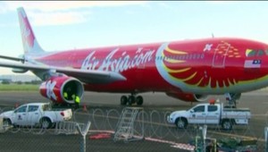 Lietadlo plné cestujúcich ohrozil kŕdeľ vtákov v motore