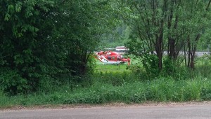 Motorkár narazil do idúceho vlaku. V nemocnici zraneniam podľahol