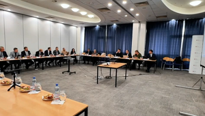 Rokovania zdravotníkov pokračujú, odborári pridali ďalšie požiadavky