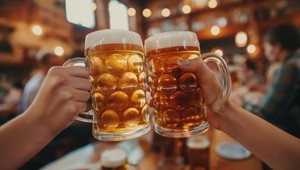 Aj jedno pivo denne môže spustiť rakovinu: Vedci už nepochybujú