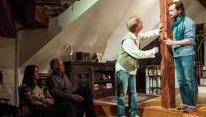 Maroš Kramár si vo svojom staromládeneckom byte zriadil divadlo: Poďte s nami na návštevu!