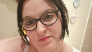 Mnohé ženy jej závidia, ona by bola radšej plochá: Obrie prsia jej zničili sexuálny život