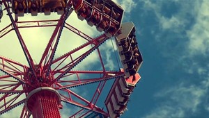 Deti sa s jeho dcérou nechceli hrať. Postavil jej zábavný park v hodnote 34 miliónov dolárov