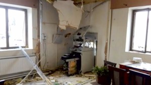 Bankomaty nechali explodovať. Dvaja muži úradovali aj v iných štátoch