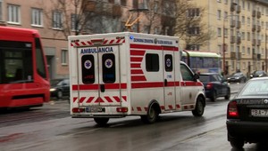 V Bratislave zrazila chodca električka