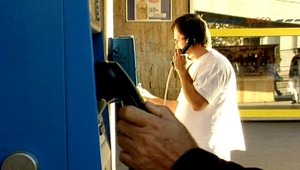 Telefónnym búdkam odzvonilo. Z ulíc miest miznú