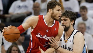 NBA: Prehrali už aj San Antonio a Milwaukee