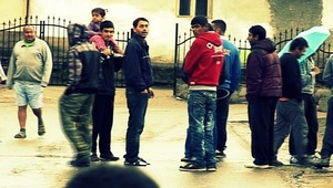 Osadníci sa pobili, otec so synom skončili v nemocnici