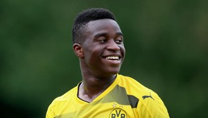 Naozaj má 14 rokov? Dal 6 gólov o päť rokov starším súperom