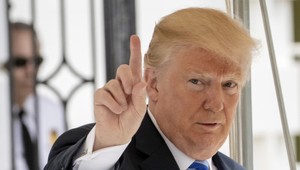 Začína sa obchodná vojna? Od polnoci začnú platiť americké clá na európsku oceľ a hliník