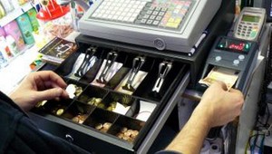 Po hádke v potravinách zaútočila nožom na dve ženy, vykrikovala Alláhu akbar