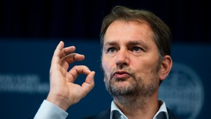 Matovič počas hlasovania o odvolaní prítomný nebol, poslanci ho podržali vo funkcii