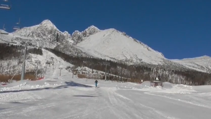 VIDEO: Hory zívajú prázdnotou, najdlhšiu tatranskú zjazdovku sme prešli na pešo