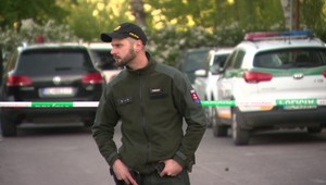 Tragédia v Rohožníku: V byte našli mŕtveho muža a zranenú ženu s malými deťmi