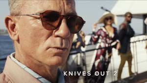 Netflix predstavil filmy roku 2022: Prichádza Knives Out 2 , Jason Momoa s rohmi a Ryan Gosling mlátiaci sa v pražskej električke