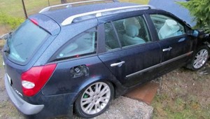 Policajt s 2,4 promile havaroval. Pri nehode sa zranil Adamko (10)