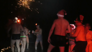 Tatranskí otužilci privítali Nový rok vo veľkom štýle: Ľadová voda a dobrá nálada