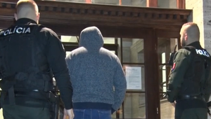 Dobitá manželka sa schovala u susedov. Muž sa jej vyhrážal krutou smrťou